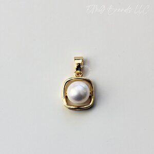 Classic White Pearl Pendant
